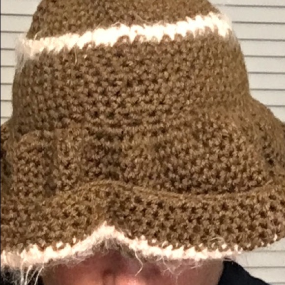 Handmade hat - Picture 3 of 3